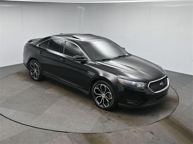 Photo of 2018 Shadow Black Ford Taurus