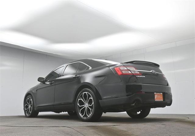 Photo of 2018 Shadow Black Ford Taurus