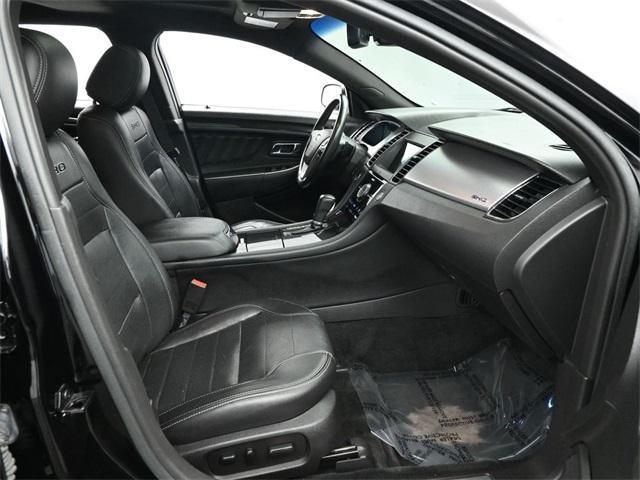Photo of 2018 Shadow Black Ford Taurus
