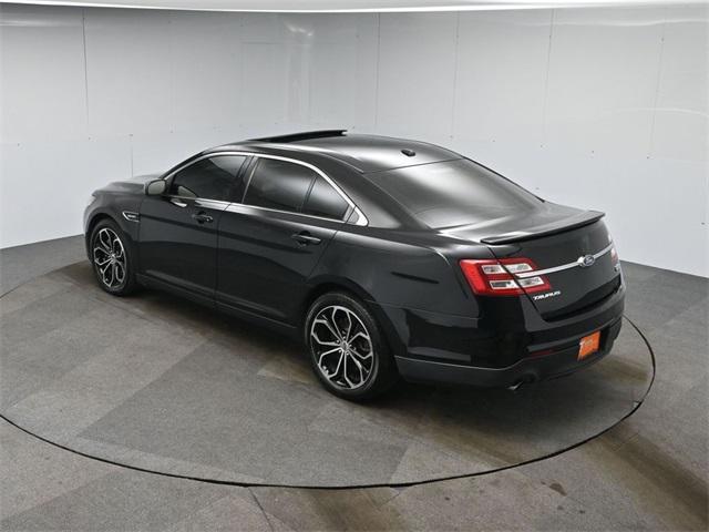 Photo of 2018 Shadow Black Ford Taurus