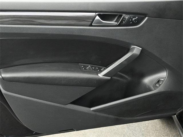 Photo of 2020 Deep Black Pearl Volkswagen Passat