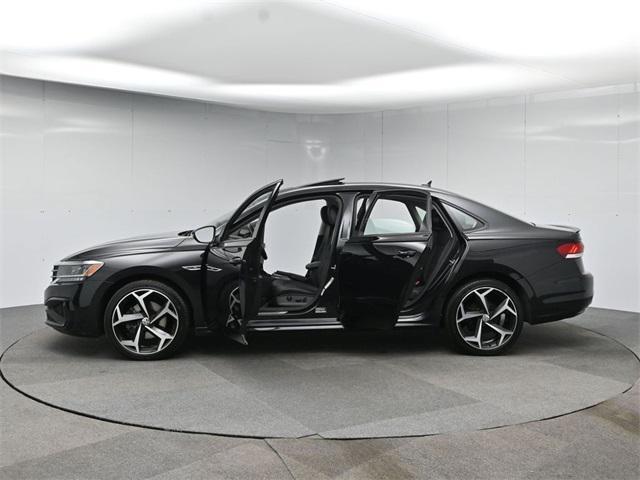 Photo of 2020 Deep Black Pearl Volkswagen Passat
