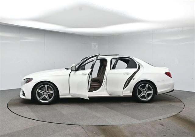 Photo of 2017 White Mercedes-Benz E-Class