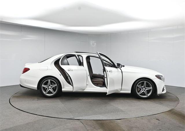 Photo of 2017 White Mercedes-Benz E-Class