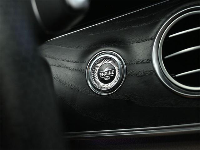 Photo of 2017 White Mercedes-Benz E-Class