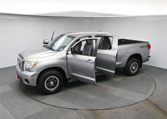 Photo of 2007 Silver Toyota Tundra