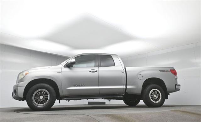 Photo of 2007 Silver Toyota Tundra