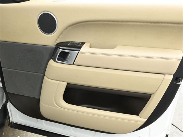 Photo of 2014 Fuji White Land Rover Range Rover Sport