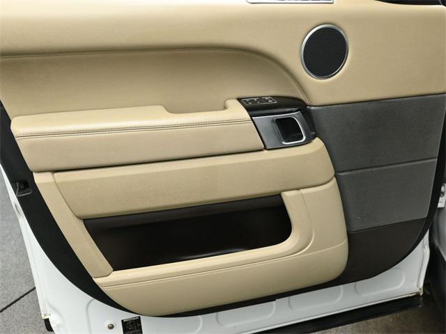 Photo of 2014 Fuji White Land Rover Range Rover Sport