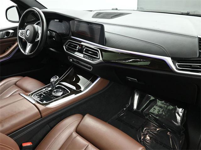 Photo of 2020 Black Sapphire Metallic BMW X5