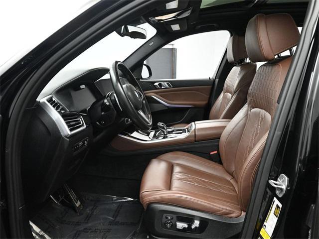 Photo of 2020 Black Sapphire Metallic BMW X5
