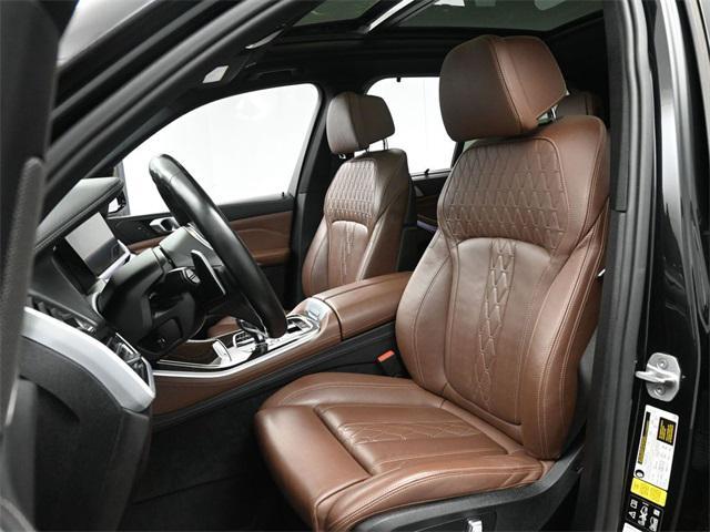 Photo of 2020 Black Sapphire Metallic BMW X5