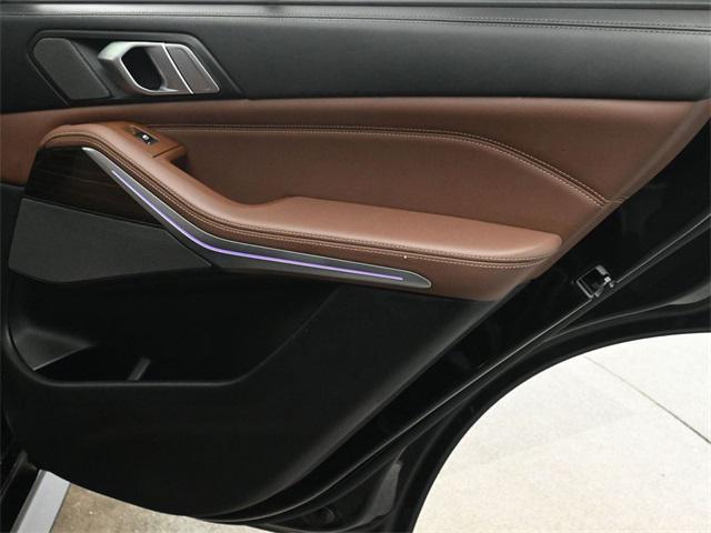 Photo of 2020 Black Sapphire Metallic BMW X5