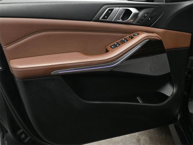 Photo of 2020 Black Sapphire Metallic BMW X5