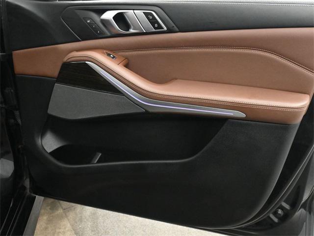 Photo of 2020 Black Sapphire Metallic BMW X5