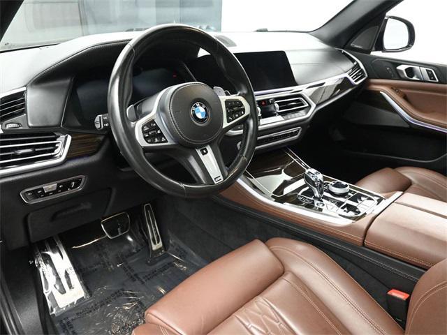 Photo of 2020 Black Sapphire Metallic BMW X5