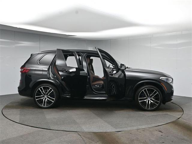 Photo of 2020 Black Sapphire Metallic BMW X5