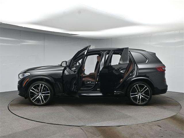 Photo of 2020 Black Sapphire Metallic BMW X5