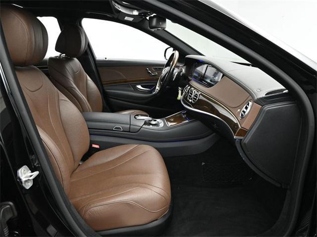 Photo of 2016 Black Mercedes-Benz S-Class