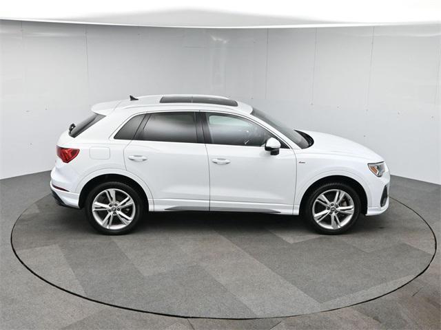Photo of 2020 Glacier White Audi Q3