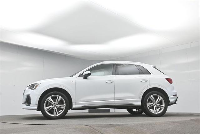 Photo of 2020 Glacier White Audi Q3