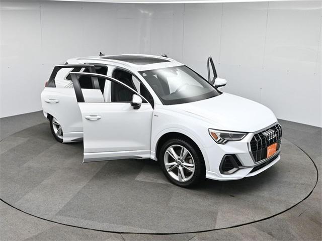 Photo of 2020 Glacier White Audi Q3