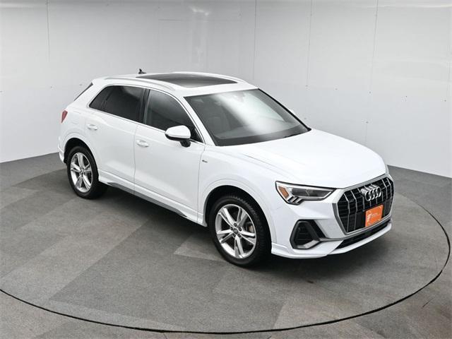 Photo of 2020 Glacier White Audi Q3