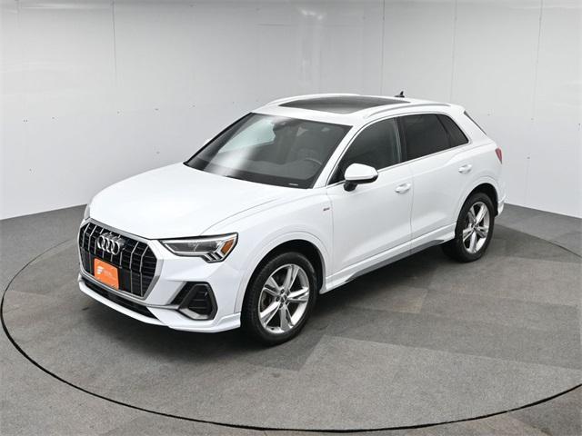 Photo of 2020 Glacier White Audi Q3