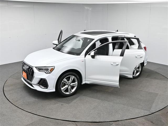 Photo of 2020 Glacier White Audi Q3