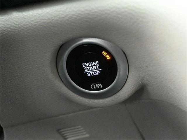 Photo of 2021 Bright White Clearcoat Chrysler Voyager