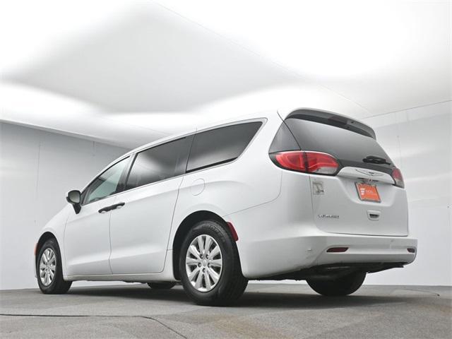 Photo of 2021 Bright White Clearcoat Chrysler Voyager