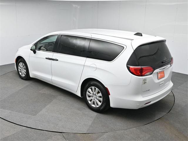 Photo of 2021 Bright White Clearcoat Chrysler Voyager