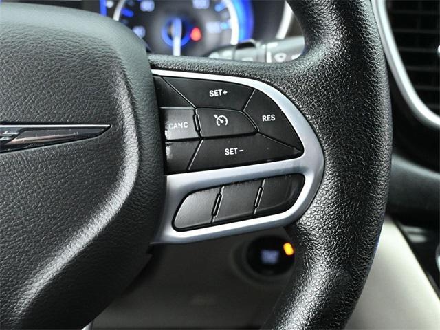 Photo of 2021 Bright White Clearcoat Chrysler Voyager