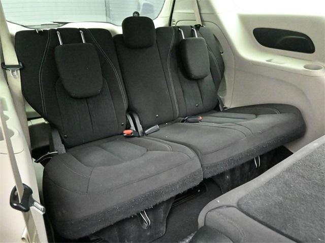 Photo of 2021 Bright White Clearcoat Chrysler Voyager