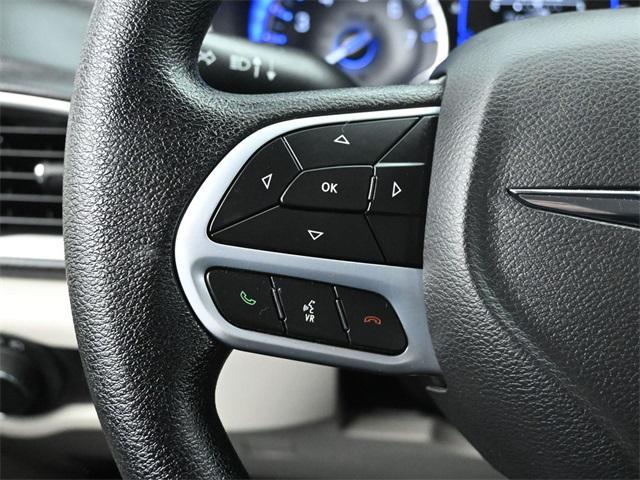 Photo of 2021 Bright White Clearcoat Chrysler Voyager