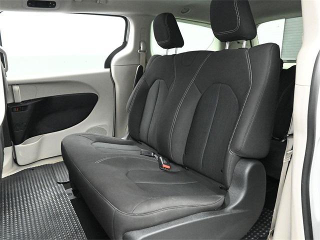 Photo of 2021 Bright White Clearcoat Chrysler Voyager