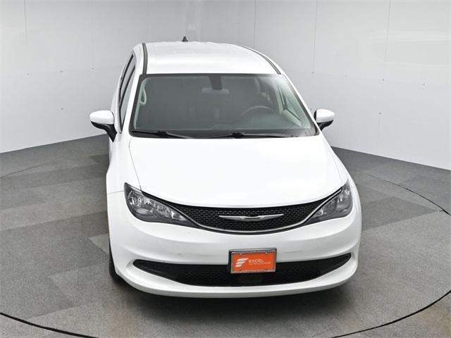 Photo of 2021 Bright White Clearcoat Chrysler Voyager