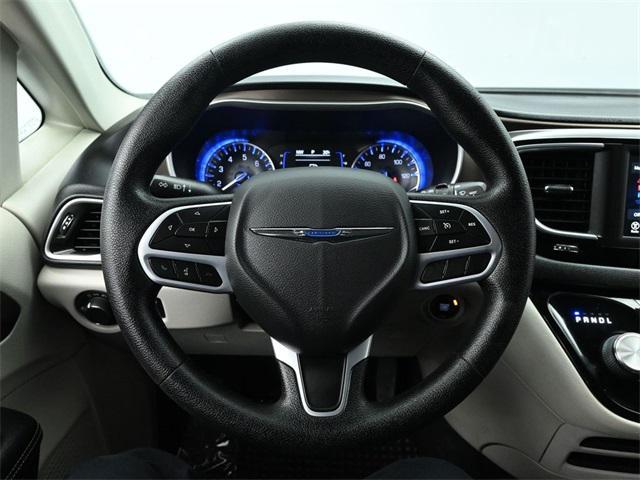 Photo of 2021 Bright White Clearcoat Chrysler Voyager