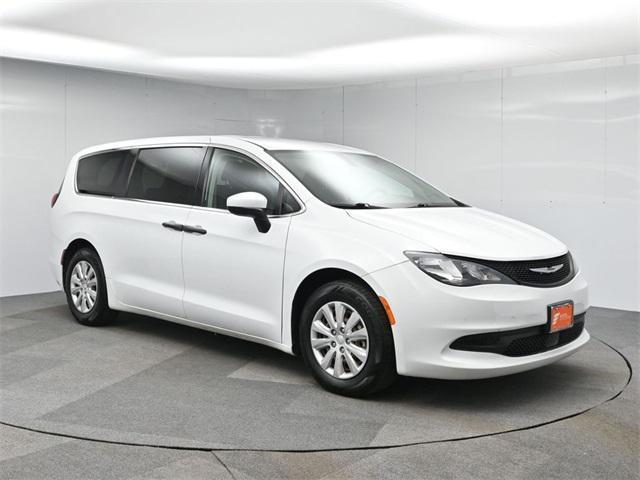 Photo of 2021 Bright White Clearcoat Chrysler Voyager