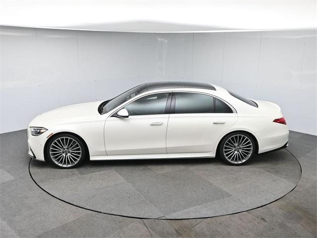 Photo of 2022 White Mercedes-Benz S-Class