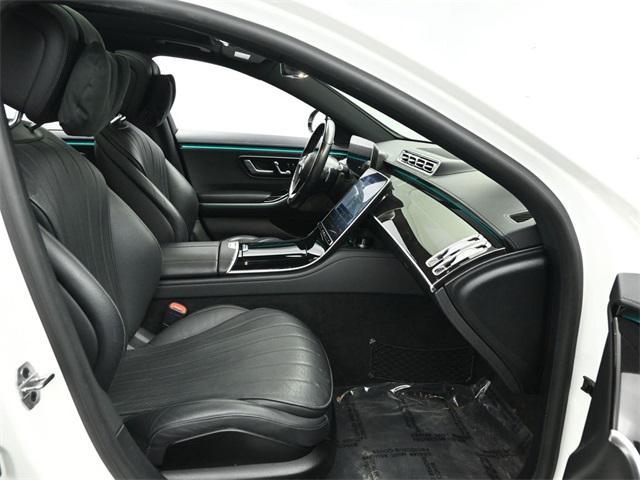 Photo of 2022 White Mercedes-Benz S-Class