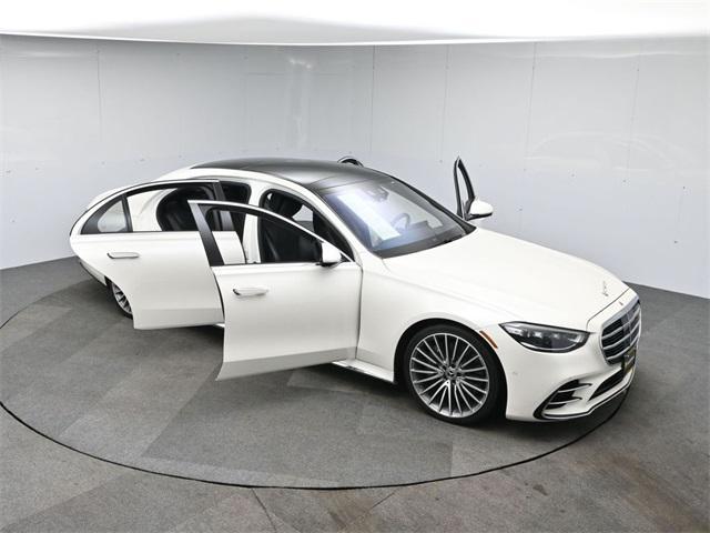 Photo of 2022 White Mercedes-Benz S-Class