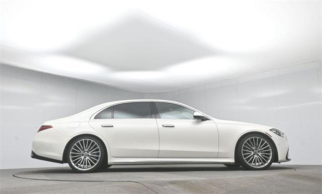 Photo of 2022 White Mercedes-Benz S-Class