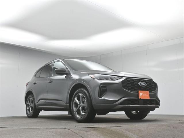 Photo of 2024 Carbonized Gray Metallic Ford Escape