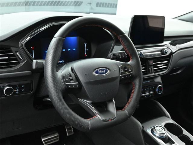Photo of 2024 Carbonized Gray Metallic Ford Escape