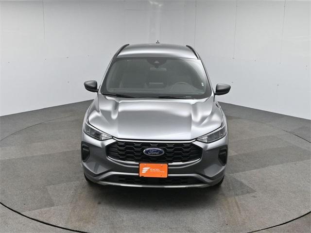 Photo of 2024 Carbonized Gray Metallic Ford Escape
