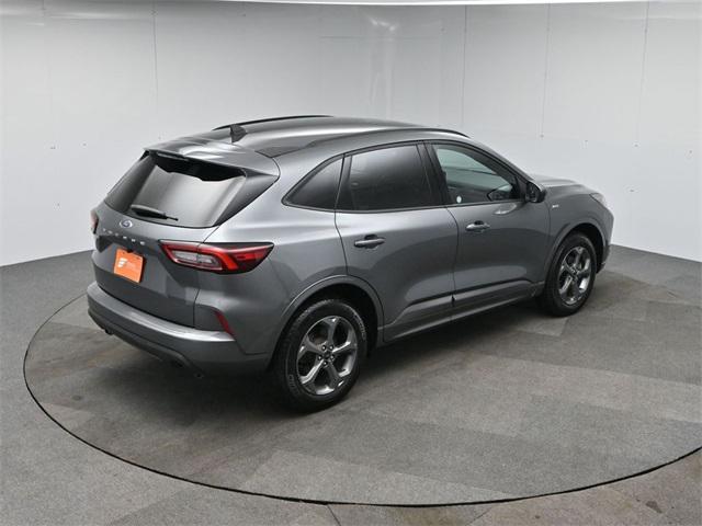 Photo of 2024 Carbonized Gray Metallic Ford Escape