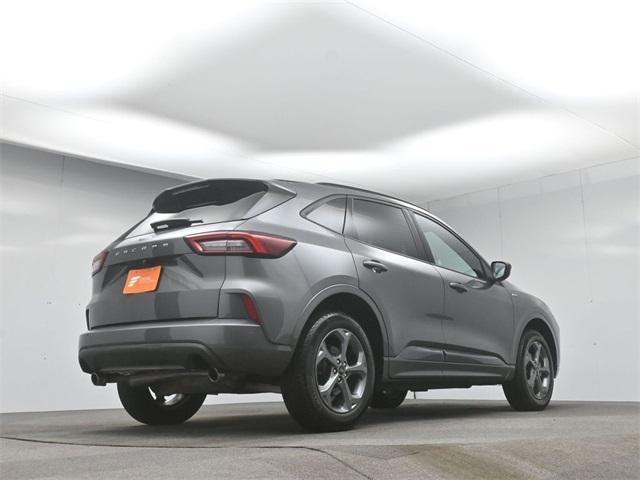 Photo of 2024 Carbonized Gray Metallic Ford Escape