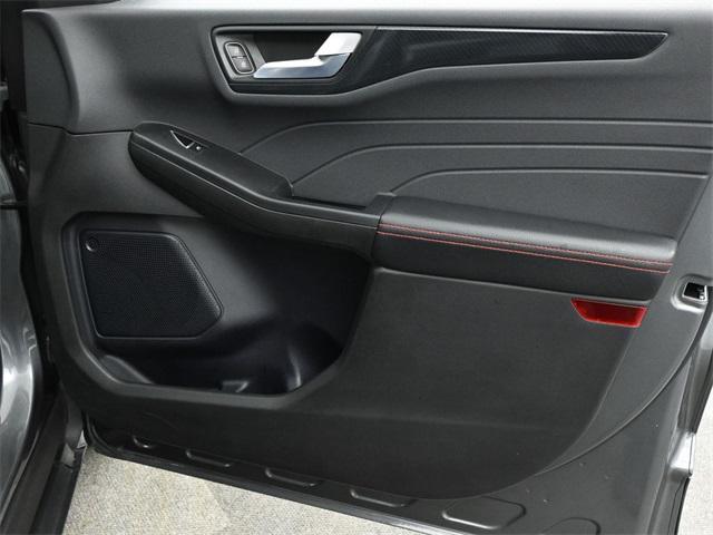 Photo of 2024 Carbonized Gray Metallic Ford Escape