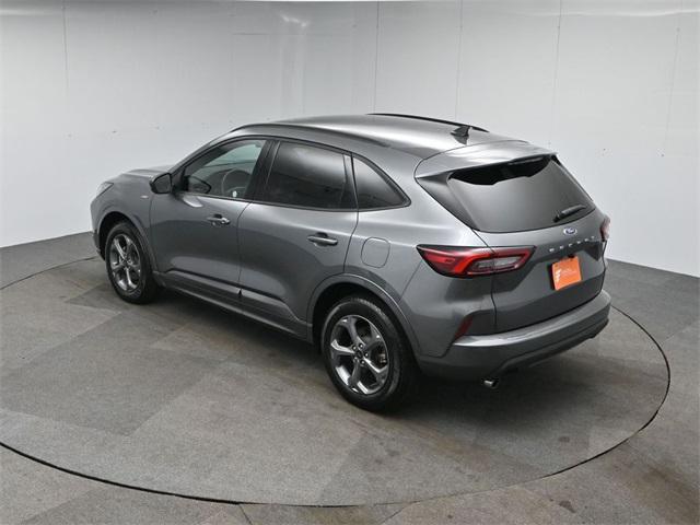 Photo of 2024 Carbonized Gray Metallic Ford Escape